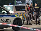Prat policist zasahovali v ulici Plzesk v Praze. Mu, kter se...