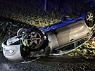 Pi havrii auta u obce Vlachova Lhota se zranili dva lid. (3. jna 2025)