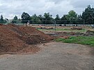 Stavebnci pestavujc v Pibyslavi sportovn arel narazili v zemi pod...