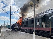 Rusové zaútoili na osobní vlak v ukrajinském mst ostka. (4. íjna 2025)