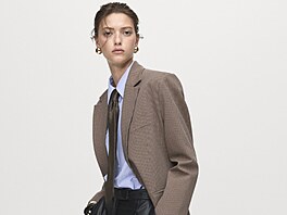 Ko�ené kalhoty dávno nep�íslu�í jen rocker�m a motorká��m, vstoupily i do...