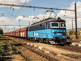 Vlak s výsypnými vozy Falls