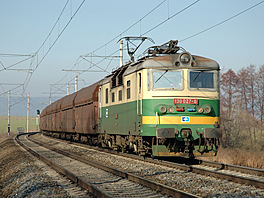 Vlak s výsypnými vozy Falls