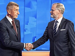 Premiér a expremiér �eské republiky Petr Fiala (SPOLU) a Andrej Babi� (ANO)...