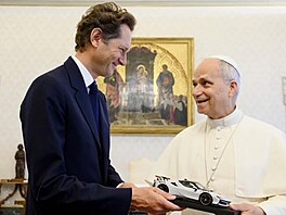 Pape� je evidentn� i autí�ká�. P�i soukromé audienci Johna Elkanna, p�edsedy...