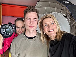 Lenka Hataová, Oskar Hes a Monika Navrátilová v zákulisí focení kalendáe...