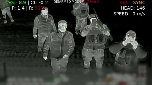 Ukrajinsk dron se svezl na ruskm sytmu PVO. A pak se odplil.