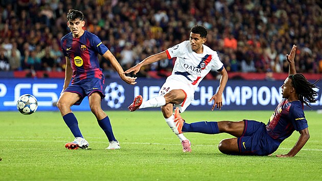 Kesin sonlar. Paris St. Germain'den Senny Mayulu oyun alanına eşittir ...