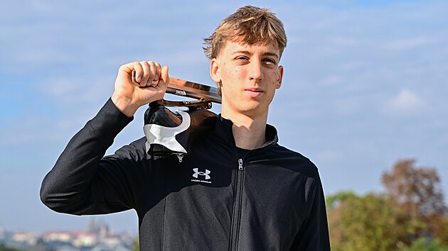 �esk� rychlobrusla� Metod�j J�lek b�hem medi�ln�ho dne.