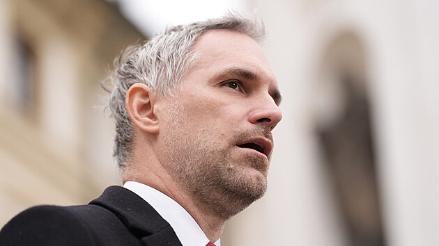 Zdenk Hib (Pirti) odchz z Hradu po povolebn schzce s Petrem Pavlem. (6. jna 2025)