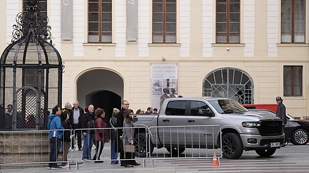 Na Prask hrad dorazil Petr Macinka (Motorist) na povolebn schzku s prezidentem Petrem Pavlem. (6. jna 2025)