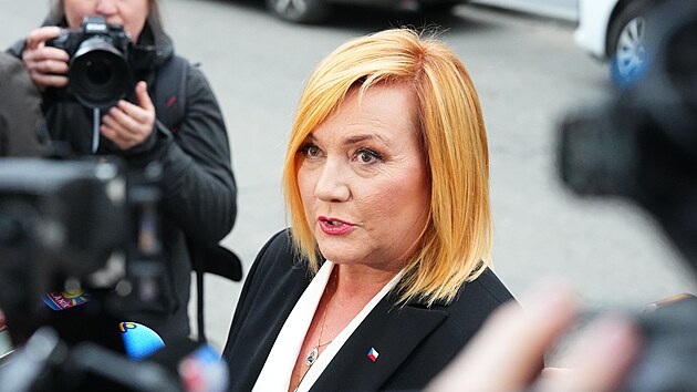 Alena Schillerov dorazila do volebnho tbu hnut ANO na Chodov. (4. jna 2025)