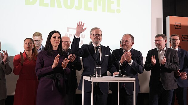 Kon��c� premi�r a l�dr koalice Spolu Petr Fiala. (4. ��jna 2025)