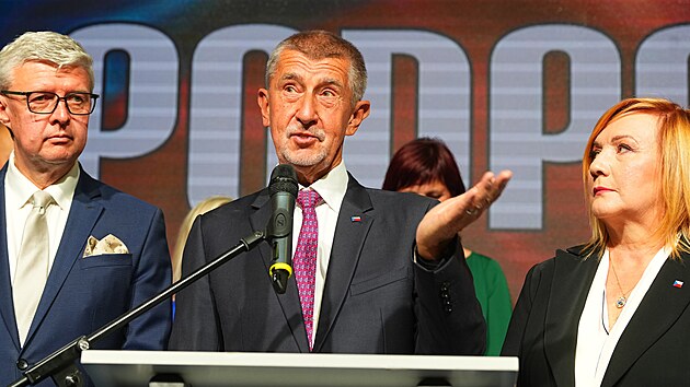 Ve volebnm tbu hnut ANO na Chodov se zan slavit vtzstv v parlamentnch volbch 2025 do Poslaneck snmovny. Andrej Babi. (4. jna 2025)