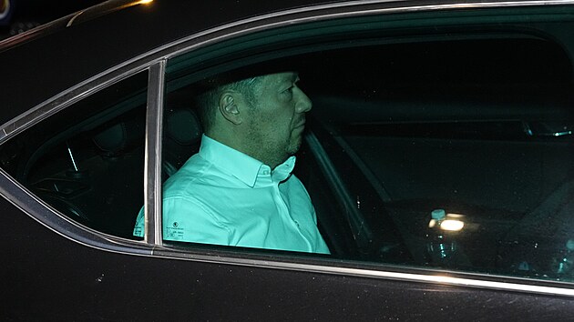 f SPD Tomio Okamura po jednn s pedsedou hnut ANO Andrejem Babiem. (4. jna 2025).