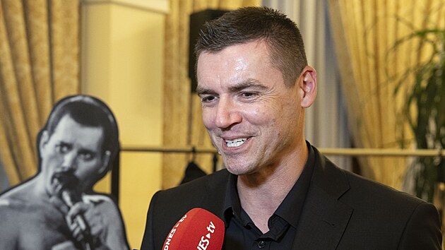 Tom Hykel na tiskov konferenci k vstav Freddie - The Exhibition