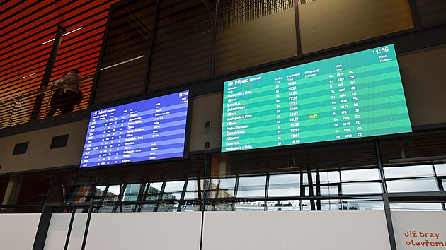 Tm rok a pl od demolice star ndran budovy se v brnnskm Krlov Poli otevel nov objekt. (1. jna 2025)