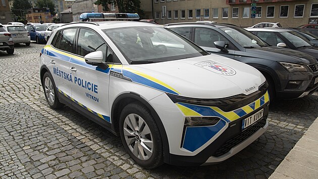 Elroq za��n� b�t popul�rn� u str�n�k�. M�stsk� policie V�tkov z Moravskoslezsk�ho kraje si ho po��dila m�sto Dacie Duster. Jedn� se o Elroq Essence 50 s 55 kWh bateri�.