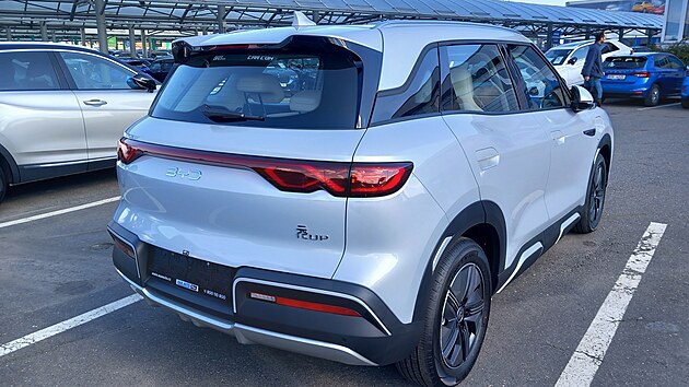 BYD Atto 2 se voz� z ��ny, od roku 2026 ale dojde k v�rob� v Ma�arsku.