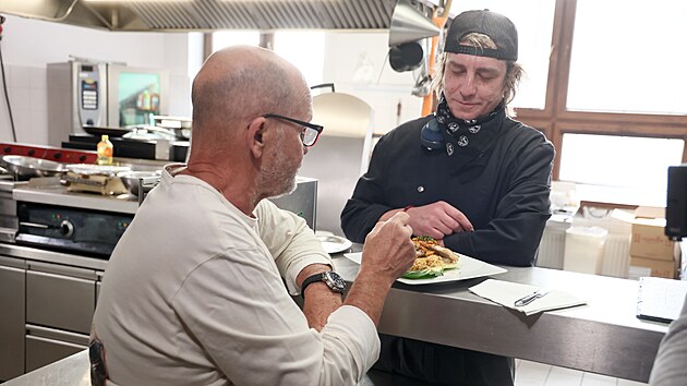 Prima TV, Ano, fe! 2025, Ostrov, hamburgrrna