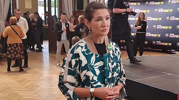 Do Sn�movny m��� z Prahy spolup�edsedkyn� strany Zelen�ch Gabriela Sv�rovsk�. (4. ��jna 2025)