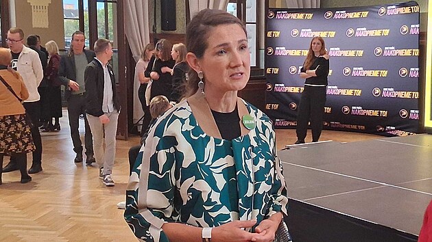 Do Sn�movny m��� z Prahy spolup�edsedkyn� strany Zelen�ch Gabriela Sv�rovsk�. (4. ��jna 2025)