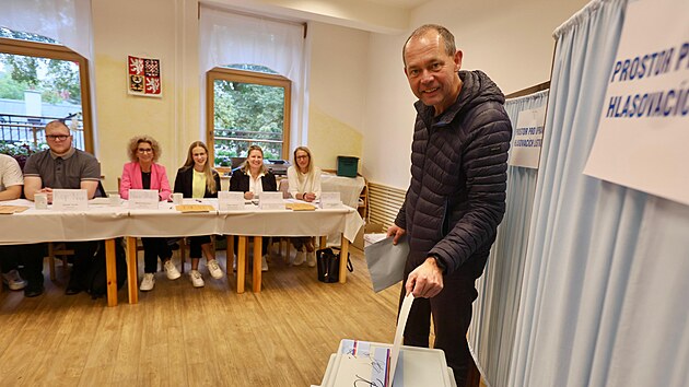 Ministr pro mstn rozvoj Petr Kulhnek (STAN) odvolil v sobotu dopoledne.