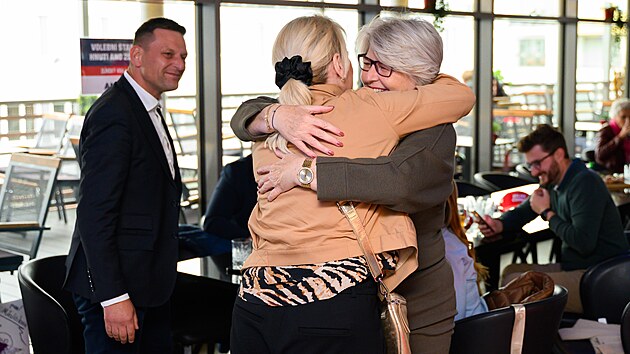 Radost ve volebnm tbu hnut ANO ve Zln. (4. jen 2025)