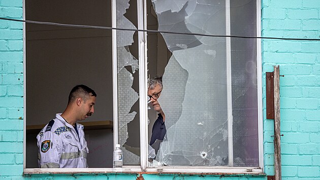Policista pracuje na mst stelby, pi kter bylo v nedli zranno nkolik lid v Croydon Parku v australskm Sydney (6. jna 2025).