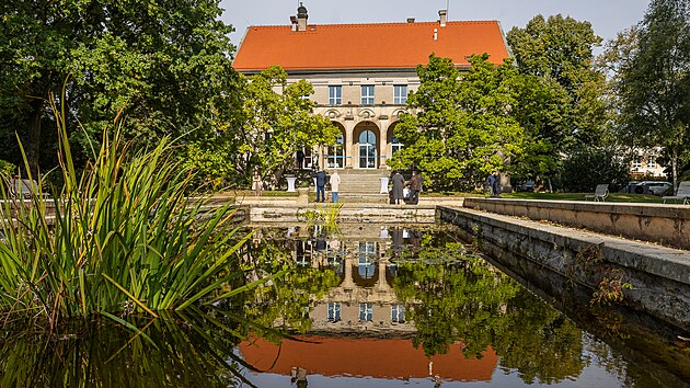 Rondokubistickou vilu v esk Skalici navrhl Otakar Novotn pro rodinu erychovch, m za sebou dvouletou opravu. (4. jna 2025)