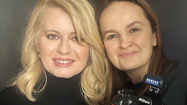 Zuzana �aputov� a Lenka Hata�ov� v z�kulis� focen� kalend��e Prom�ny Fantazie 2026