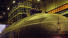 Petrohrad. Spu�t�ní dieselelektrické ponorky Novorossijsk na vodu (28....