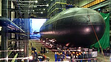 Petrohrad. Spu�t�ní dieselelektrické ponorky Novorossijsk na vodu (28....