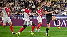 Hrá�i Monaka marn� nahán�jí Erlinga Haalanda z Manchesteru City.