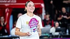 Francouzská rozehrávaka Pauline Astierová ze ZVVZ USK Praha s cenou pro...