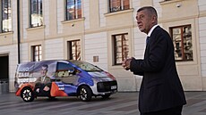 Andrej Babi� odj&#237;�d&#237; po jedn&#225;n&#237; s Petrem Pavlem z Hradu. (5. �&#237;jna 2025)