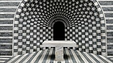 Farní kostel svatého Jana Ktitele v Mognu byl postaven v roce 1998 podle...