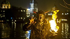 V p�edve�er svatého Mikulá�e m��ete v metropoli potkat mnohé party tradi�ních...