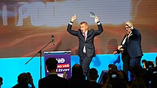 Ve volebním �tábu hnutí ANO na Chodov� se za�íná slavit vít�zství v...