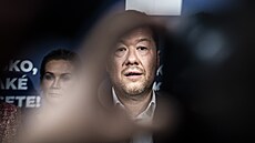 Tisková konference volebního �tábu hnutí SPD v hotelu Don Giovanni. (4. �íjna...