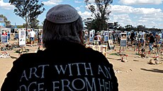 Lidé navtvují místo konání festivalu Nova pi píleitosti druhého výroí...