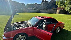 Jaguar XJR, který v roce 1996 doprovázel Michaela Jacksona p�i jeho koncertu v...