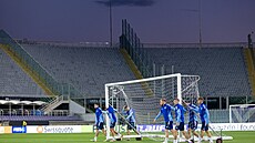 Hrá�i Sigmy trénují na Stadio Artemio Franchi.