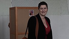 Pedsedkyn SOCDEM Jana Maláová odevzdala svj hlas. (4. íjna 2025)