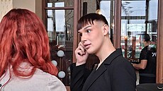 Influencerka Sugar Denny a influencer Tadeá� Kub�nka ve volebním �tábu Pirát�....