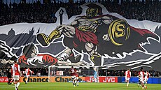 Choreo fanouk Sparty v derby proti Slavii