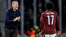 Sparanský Trenér Brian Priske a pravý wingbek Angelo Preciado