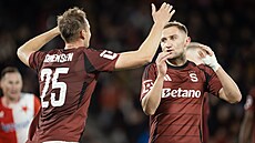 Sparané Asger Sörensen a Jan Kuchta litují nepromnné ance v derby proti...