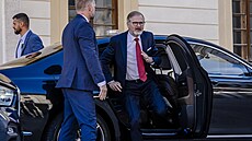 Prezident Petr Pavel pijal na jednání Petra Fialu. (5. íjna 2025)