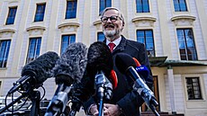 Prezident Petr Pavel pijal na jednání Petra Fialu. (5. íjna 2025)